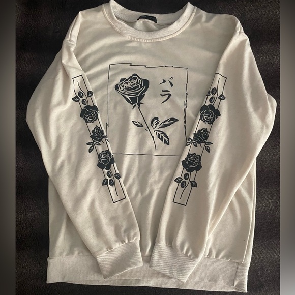 Tops - White rosé sweatshirt